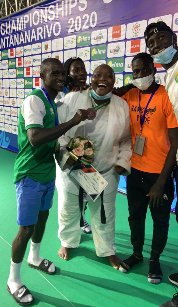 Judo : Mbagnick Ndiaye conserve son titre de champion d'Afrique, Monica Sagna en bronze.