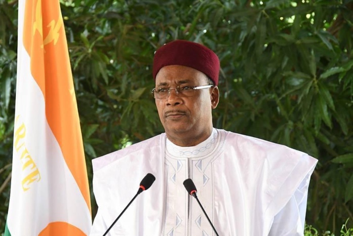 Présidentielle au Niger : Après 2 mandats, Mahamadou Issoufou organise les joutes sans se présenter. Présidentielle au Niger : Après 2 mandats, Mahamadou Issoufou organise les joutes sans se présenter.