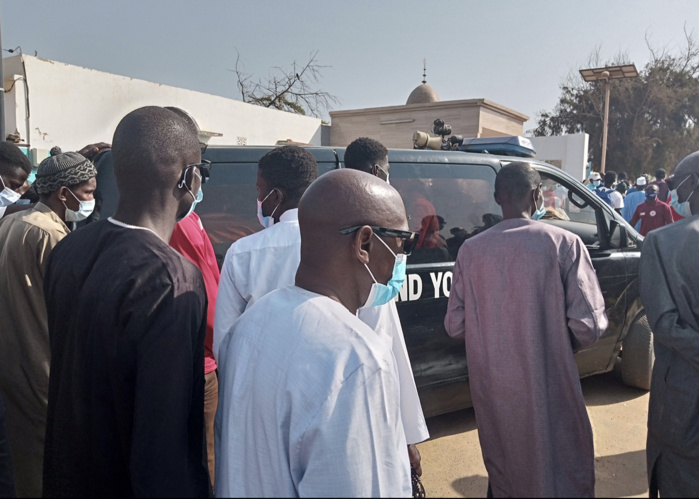 Inhumation Idrissa Diallo : Une dernière émouvante pour le maire de Dalifort accompagné par Khalifa Sall et Cie au cimetière de Yoff... (Reportage)