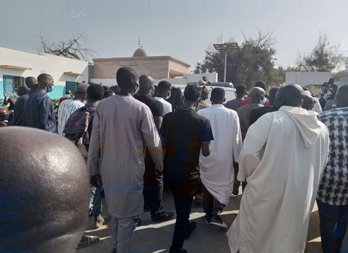 Inhumation Idrissa Diallo : Une dernière émouvante pour le maire de Dalifort accompagné par Khalifa Sall et Cie au cimetière de Yoff... (Reportage)