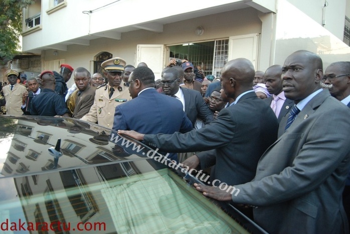Les images de l'arrivée du Président de la République, Macky Sall avec le Premier Ministre sur les lieux de l'incendie