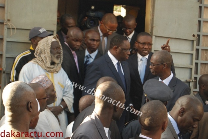 Les images de l'arrivée du Président de la République, Macky Sall avec le Premier Ministre sur les lieux de l'incendie
