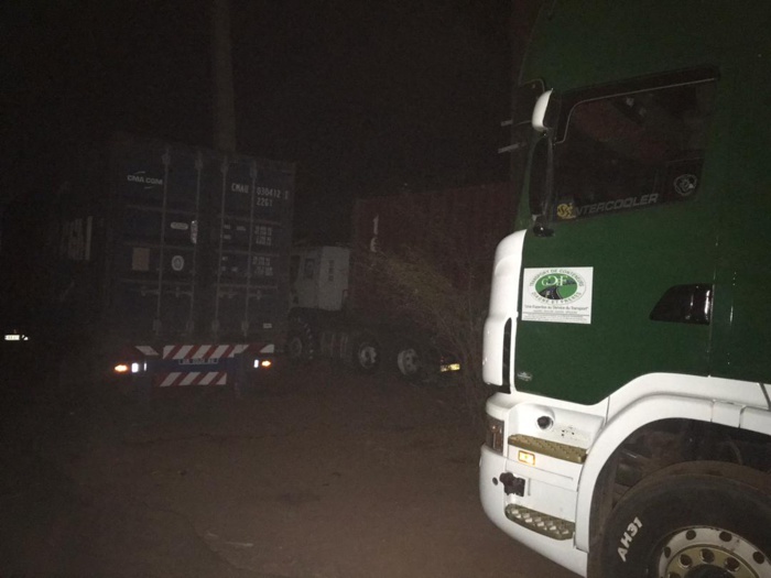 Exportation de l'arachide : Une cinquantaine de camions interceptée au pont Noirot de Kaolack, à Sanguil et à Dinguiraye. Exportation de l'arachide : Une cinquantaine de camions interceptée au pont Noirot de Kaolack, à Sanguil et à Dinguiraye.