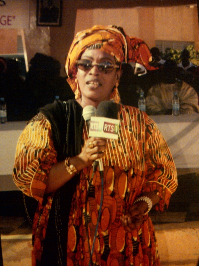 Voici Adja Diossi Gueye, Coordonnatrice du réseau "Dolel Yaakar" à la cérémonie de remise de dons