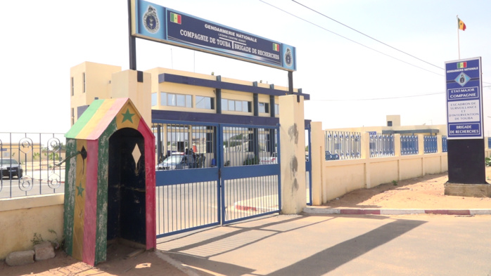 Braquages aux préjudices estimés à 200 millions de FCFA / la Gendarmerie arrête une bande criminelle (16 personnes) de dimension nationale : 5 fusils, 5 coupe-coupe et 3 pistolets saisis.