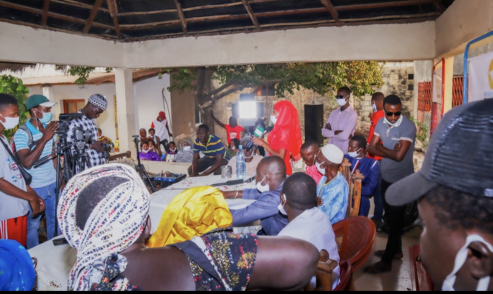 Ralliement à Kolda : le mouvement "Kolda debout" engloutit la coalition Nafooré de Fabouly Gaye (ex PDS). Ralliement à Kolda : le mouvement "Kolda debout" engloutit la coalition Nafooré de Fabouly Gaye (ex PDS).