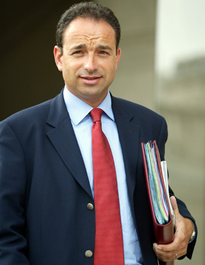 A Dakar depuis hier soir, Jean François Copé sera reçu par le Président cet après midi
