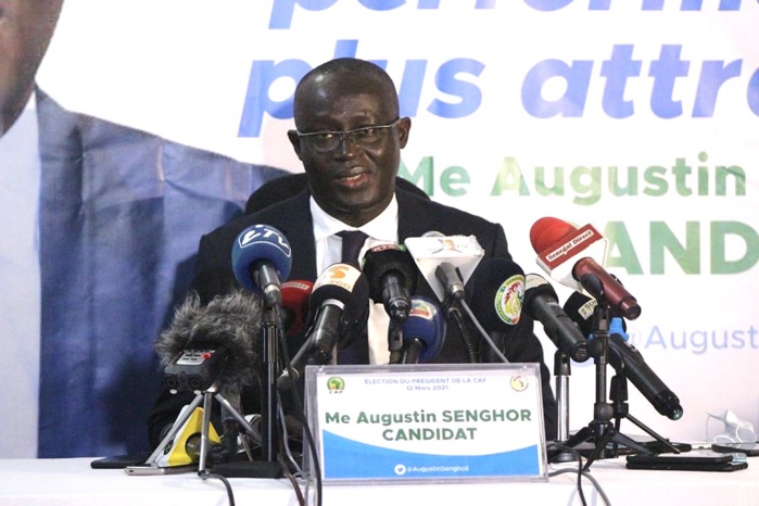 Présidence CAF : Augustin Senghor décroche le soutien d'un ténor du Football nigérian. Présidence CAF : Augustin Senghor décroche le soutien d'un ténor du Football nigérian.