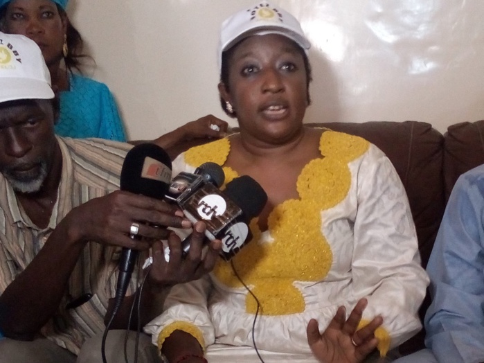 Palais de Justice : Aminata Lô Dieng et son frère Moustapha Lô écopent de 2 mois avec sursis. Palais de Justice : Aminata Lô Dieng et son frère Moustapha Lô écopent de 2 mois avec sursis.