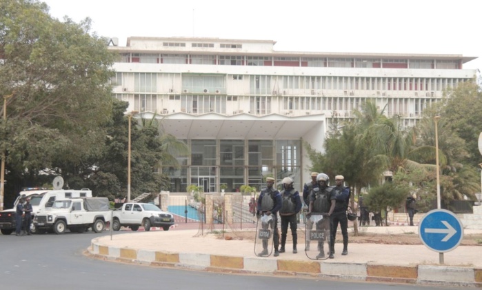 Examen de la levée de l'immunité parlementaire du député Ousmane Sonko : L'assemblée nationale se barricade.