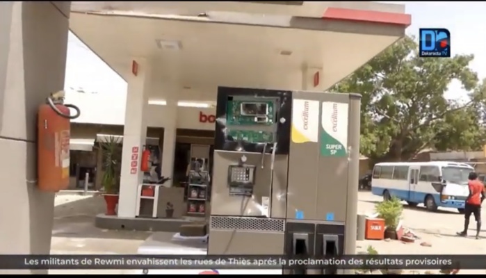 Saccage de stations-service de TOTAL/Sénégal : le BEN du syndicat des Travailleurs du Pétrole et Gaz du Sénégal condamne fermement ces actes de destruction d’outils de travail, qui mettent en péril les emplois de braves travailleurs Saccage de stations-service de TOTAL/Sénégal : le BEN du syndicat des Travailleurs du Pétrole et Gaz du Sénégal condamne fermement ces actes de destruction d’outils de travail, qui mettent en péril les emplois de braves travailleurs