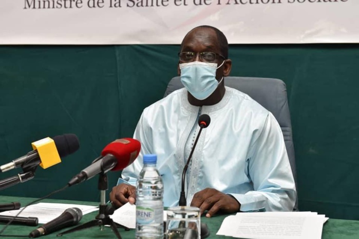 Vaccin anti-covid : Le ministre Abdoulaye Diouf Sarr annonce le lancement de la campagne nationale de vaccination ce mardi et va prendre sa dose le même jour.