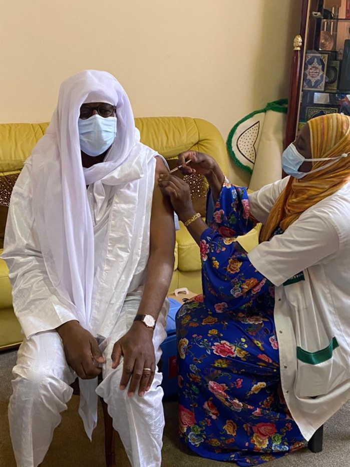 Vaccination Covid-19 : La communauté mouride de Dakar prend sa dose de Sinopharm Vaccination Covid-19 : La communauté mouride de Dakar prend sa dose de Sinopharm