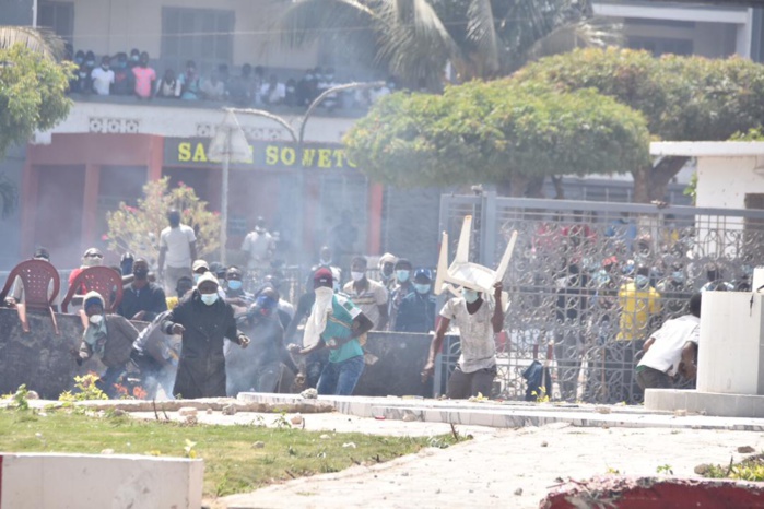 Arrestation de Sonko: les manifestations ont repris dans divers endroits à Dakar