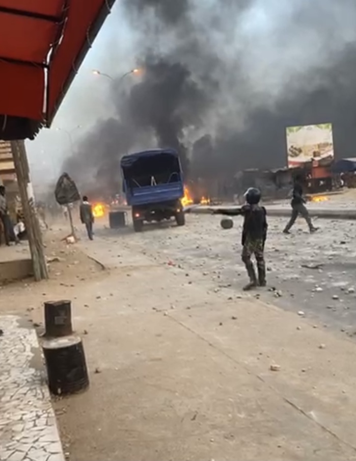 Manifestations : Ça chauffe à Keur Massar... (IMAGES)