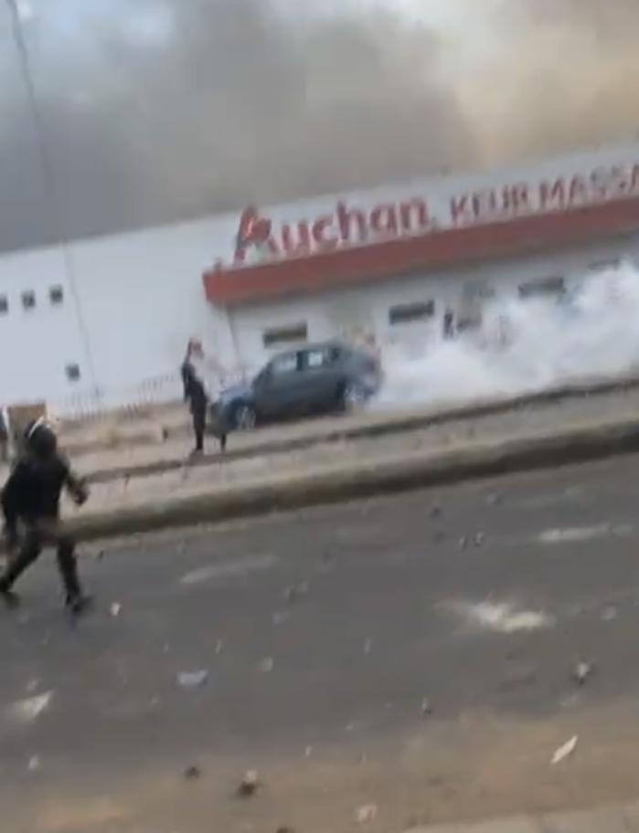 Manifestations : Ça chauffe à Keur Massar... (IMAGES)