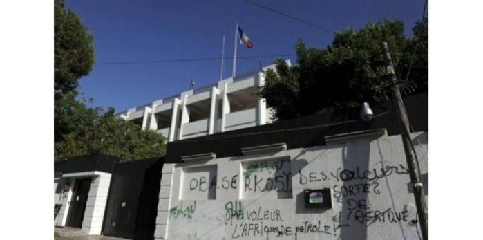 Attentat contre l'ambassade de France à Tripoli: deux gardes blessés