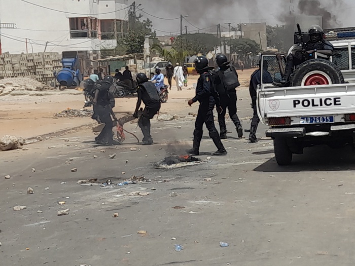 Kaolack : Les rues complètement vandalisées. (Images) Kaolack : Les rues complètement vandalisées. (Images)