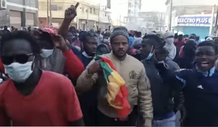 Manif à Dakar : Thiat de Y'en a marre arrêté.