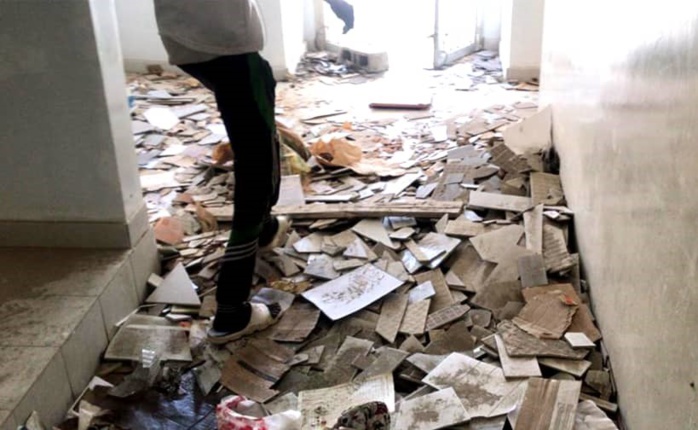 MANIFESTATIONS À RUFISQUE : Le bloc administratif et l’hôtel de ville de Bargny vandalisés. MANIFESTATIONS À RUFISQUE : Le bloc administratif et l’hôtel de ville de Bargny vandalisés.