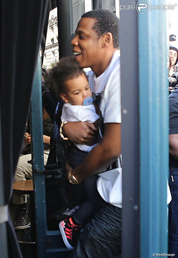 Beyoncé, Jay-Z et leur fille Blue Ivy : Pause déjeuner en plein Paris