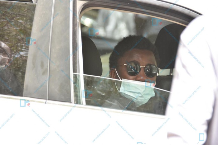 Décès du chanteur Thione Ballago Seck : les 1ères images à l'hopital Fann Décès du chanteur Thione Ballago Seck : les 1ères images à l'hopital Fann