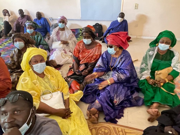 DAROU SALAM TYP/ Le Khalife des Mourides reçoit la délégation du Président, salue ses efforts pour la paix et accepte ses condoléances suite au décès de Serigne Bass Typ.