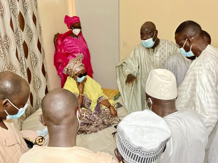 DAROU SALAM TYP/ Le Khalife des Mourides reçoit la délégation du Président, salue ses efforts pour la paix et accepte ses condoléances suite au décès de Serigne Bass Typ.