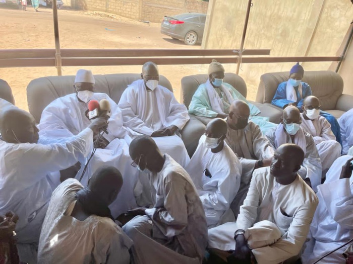 DAROU SALAM TYP/ Le Khalife des Mourides reçoit la délégation du Président, salue ses efforts pour la paix et accepte ses condoléances suite au décès de Serigne Bass Typ.