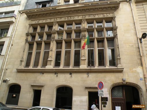 DIPLOMATIE : Le consulat du Sénégal à Paris envisage d’anticiper son week-end à partir de …demain
