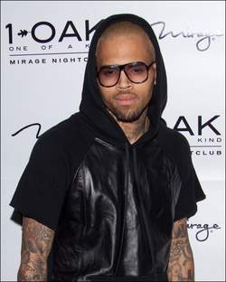 Chris Brown prié d'effacer ses propres tags de ses murs