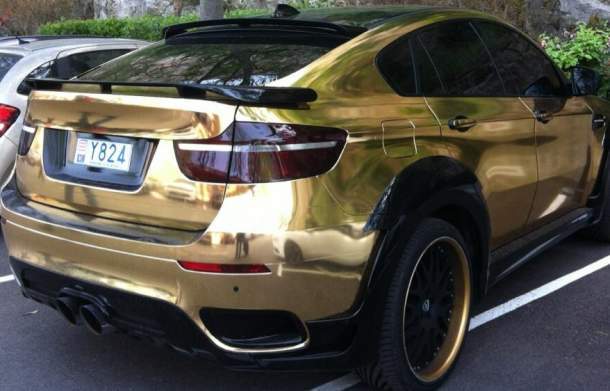 AS Monaco: Voici l’incroyable voiture version or d’Ibrahima Touré