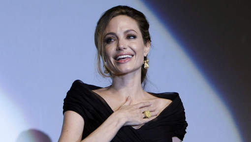 Angelina Jolie topless après sa double mastectomie?