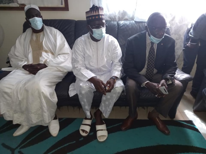 Rufisque/Social : Le maire de la ville au chevet de l’artiste comédien Baye Ély. Rufisque/Social : Le maire de la ville au chevet de l’artiste comédien Baye Ély.