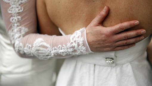 La loi sur le mariage homosexuel officiellement promulguée en France