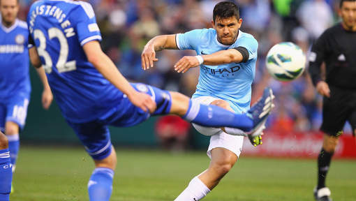 Aguero prolonge à Manchester City jusqu'en 2017