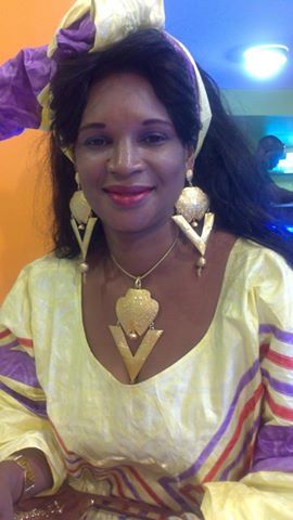 La célèbre voyante N'dèye Sabaly fait parler ses cauris  : "Si Macky veut durer au pouvoir(...) Balla Gaye 2 sortira vainqueur de Tapha Tine si et seulement si (...)"