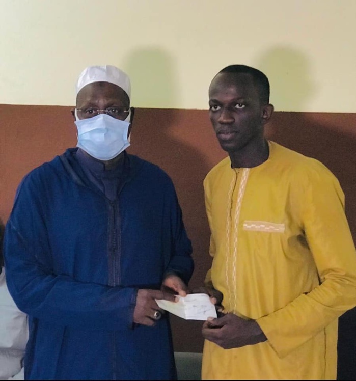 Ramadan : Le responsable APR/Mbao, AKS, offre un million de francs aux étudiants de la commune Ramadan : Le responsable APR/Mbao, AKS, offre un million de francs aux étudiants de la commune