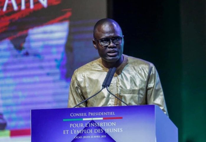 Khadim Diop, président du CNJ au PR : « Votre volonté politique de dégager 450 milliards FCFA (…) les 80 milliards FCFA pour le recrutement de 65 000 jeunes font de vous le champion de la promotion de l’emploi des jeunes ».