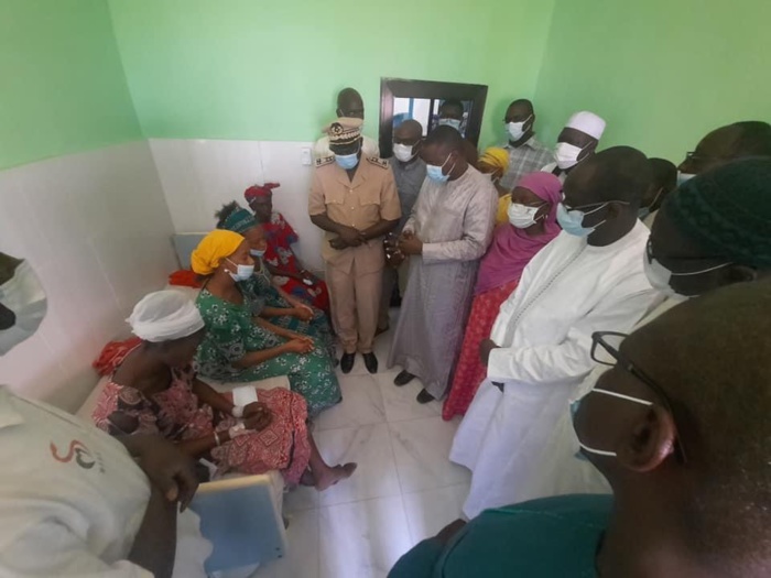 Incendie à l'hopital de Linguère : le Ministre de la Santé au chevet des parents. Incendie à l'hopital de Linguère : le Ministre de la Santé au chevet des parents.