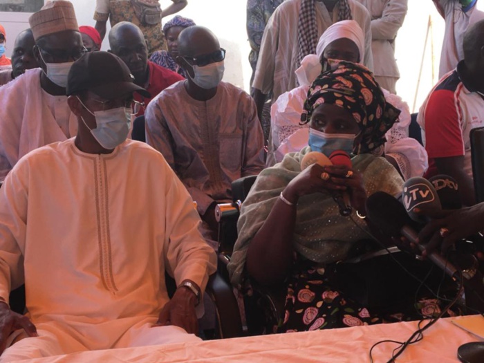 Marché au poisson de Kaolack : Alioune Ndoye recueille les doléances... Mariama Sarr essuie la colère des travailleurs. Marché au poisson de Kaolack : Alioune Ndoye recueille les doléances... Mariama Sarr essuie la colère des travailleurs.