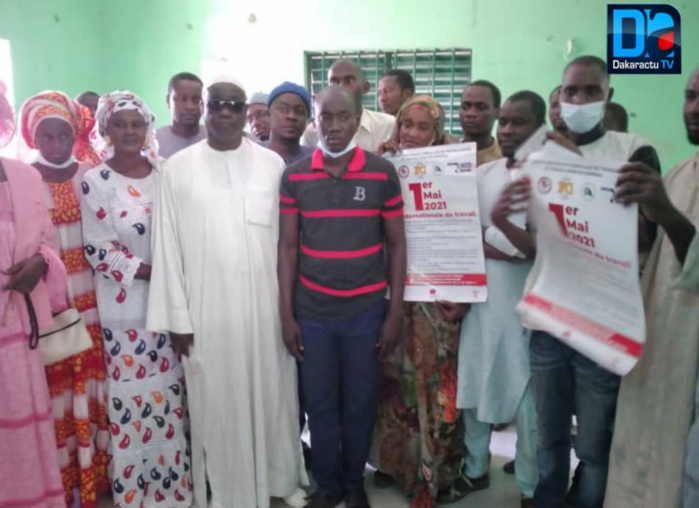 Fête du travail à Mbacké / Les tailleurs sans travail en cette veille de Korité, courent derrière leur appui Covid-19. Fête du travail à Mbacké / Les tailleurs sans travail en cette veille de Korité, courent derrière leur appui Covid-19.