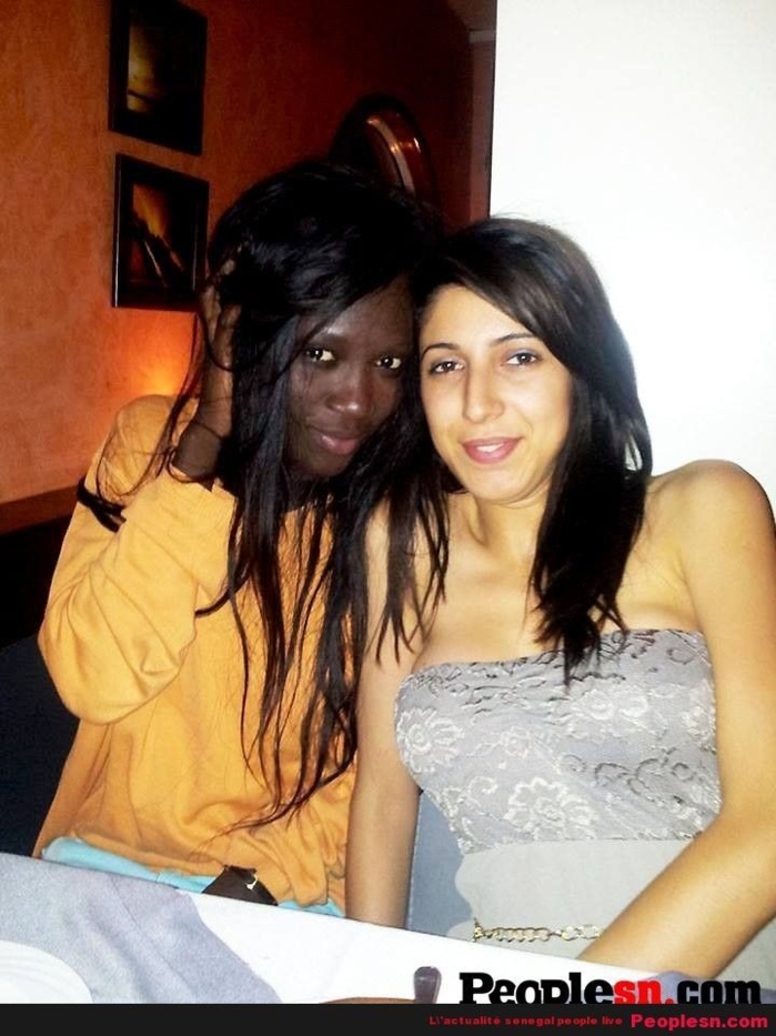 Le mannequin Ebene Diop au Maroc avec son amie Hanae Attouile