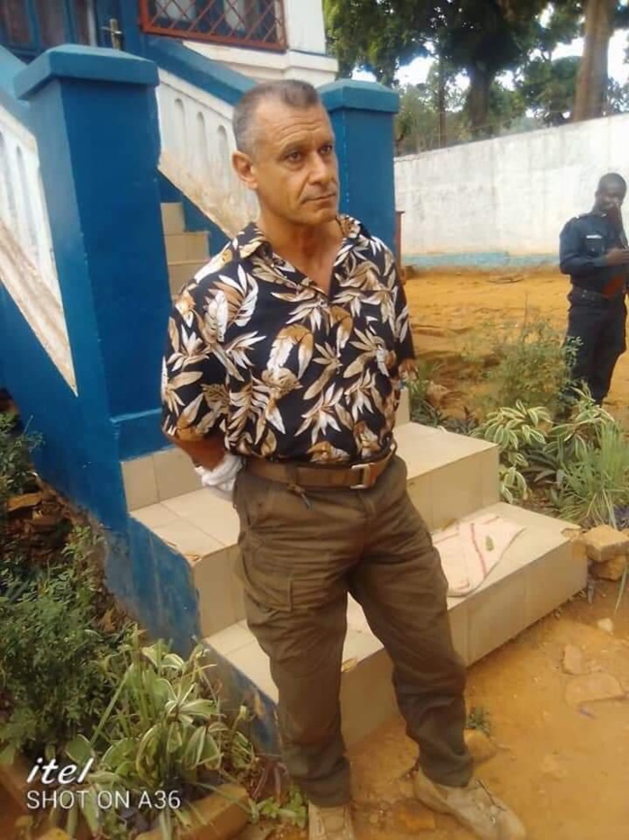 Centrafrique : Un ressortissant français de 55 ans arrêté avec un impressionnant arsenal militaire Centrafrique : Un ressortissant français de 55 ans arrêté avec un impressionnant arsenal militaire