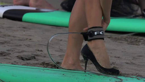 Elles surfent en talons aiguille