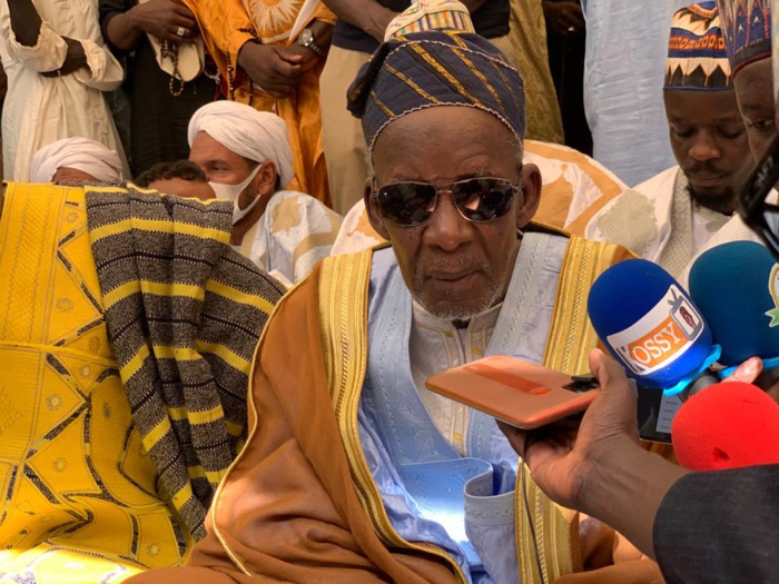 Prière à la grande mosquée de Médina Baye : Le Khalife invite les musulmans à l'unité et prie pour un Sénégal de paix et de prospérité.