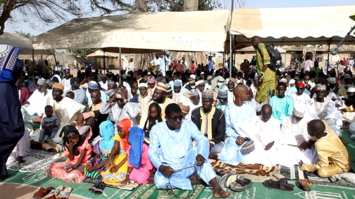 Prière à la grande mosquée de Médina Baye : Le Khalife invite les musulmans à l'unité et prie pour un Sénégal de paix et de prospérité.