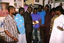 Et Macky "gifla" la famille de feue Ndèye Khady Niang avec 2 briques!