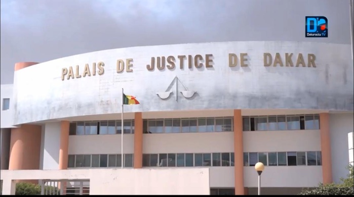 Chambre criminelle de Dakar : Pour se faire entendre, Mar Thiam Ndiaye qui avait tenté d'assassiner le président Macky Sall, réclame 10 milliards à l'État du Sénégal pour réparation... Chambre criminelle de Dakar : Pour se faire entendre, Mar Thiam Ndiaye qui avait tenté d'assassiner le président Macky Sall, réclame 10 milliards à l'État du Sénégal pour réparation...