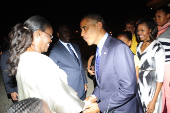 L'arrivée de Barack Obama à Dakar avec sa famille (IMAGES)
